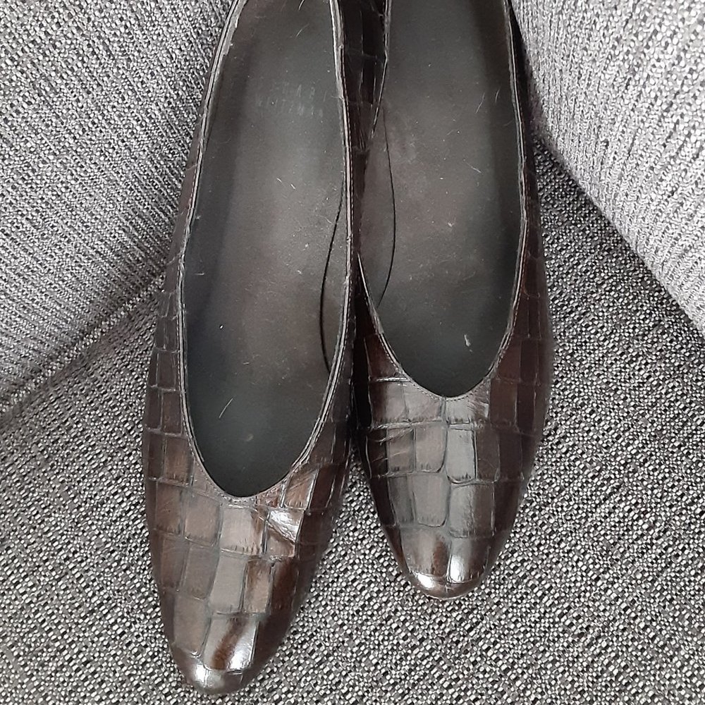 Stuart Weitzman pumps